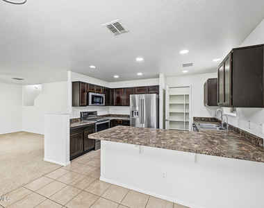6135 E Paradise Lane - Photo Thumbnail 12