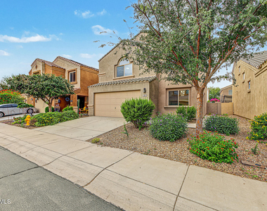 6135 E Paradise Lane - Photo Thumbnail 2