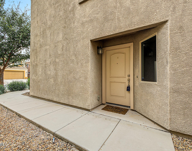 6135 E Paradise Lane - Photo Thumbnail 3