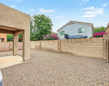 6135 E Paradise Lane - Photo Thumbnail 38