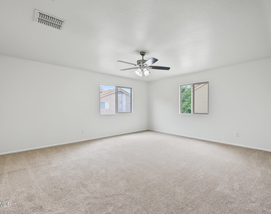 6135 E Paradise Lane - Photo Thumbnail 17