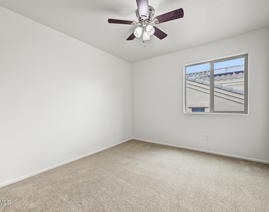 6135 E Paradise Lane - Photo Thumbnail 30