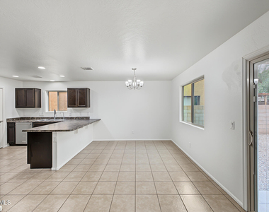 6135 E Paradise Lane - Photo Thumbnail 9