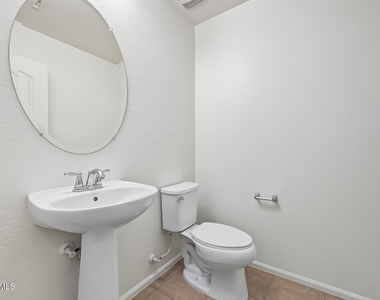 6135 E Paradise Lane - Photo Thumbnail 15