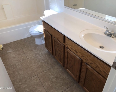 1331 S 227th Avenue - Photo Thumbnail 10
