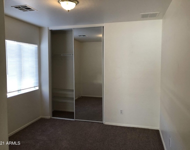 1331 S 227th Avenue - Photo Thumbnail 16
