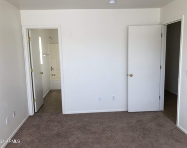 1331 S 227th Avenue - Photo Thumbnail 9