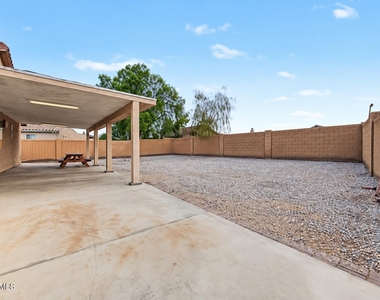3015 N 84th Drive - Photo Thumbnail 28