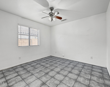 3015 N 84th Drive - Photo Thumbnail 21
