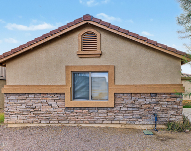 3015 N 84th Drive - Photo Thumbnail 5