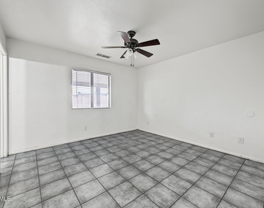 3015 N 84th Drive - Photo Thumbnail 16
