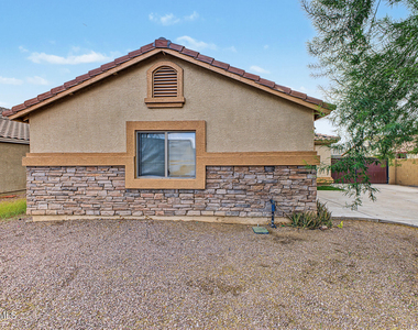 3015 N 84th Drive - Photo Thumbnail 4