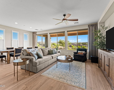 3935 Desert Oasis Avenue - Photo Thumbnail 2
