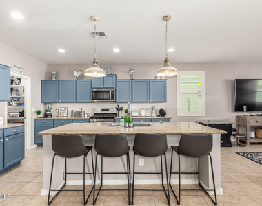 550 W Tallula Trail - Photo Thumbnail 12