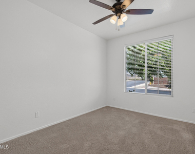 21257 W Berkeley Road - Photo Thumbnail 16