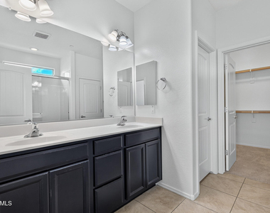 21257 W Berkeley Road - Photo Thumbnail 13