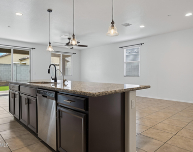 21257 W Berkeley Road - Photo Thumbnail 3