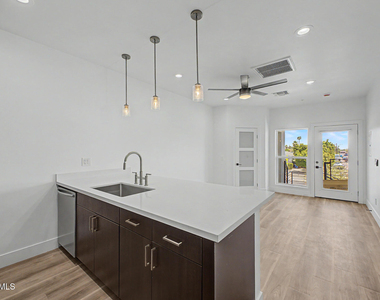 3660 N 3rd Street - Photo Thumbnail 4