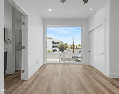 3660 N 3rd Street - Photo Thumbnail 4