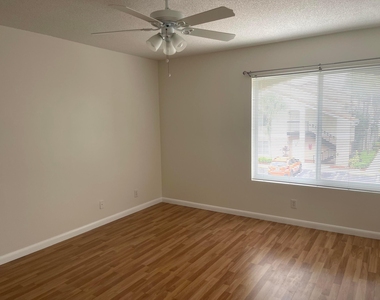815 W Boynton Beach Boulevard - Photo Thumbnail 13