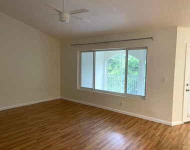 815 W Boynton Beach Boulevard - Photo Thumbnail 1