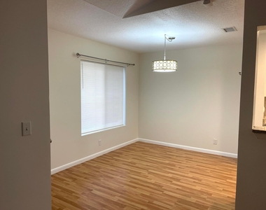 815 W Boynton Beach Boulevard - Photo Thumbnail 3
