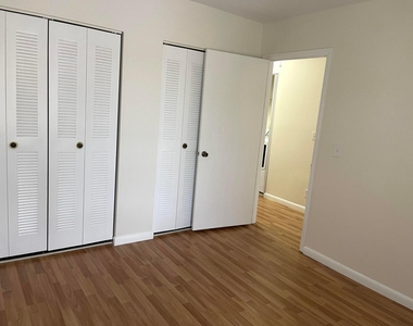 815 W Boynton Beach Boulevard - Photo Thumbnail 12