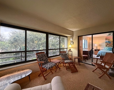 337 Oak Harbour Drive - Photo Thumbnail 18