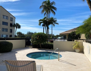 337 Oak Harbour Drive - Photo Thumbnail 2