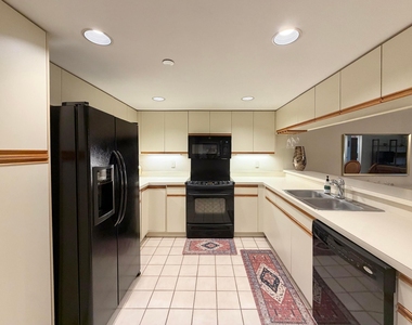 337 Oak Harbour Drive - Photo Thumbnail 7