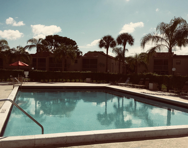 7406 Woodmont Avenue - Photo Thumbnail 14