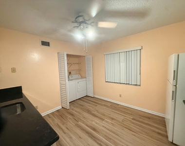 7406 Woodmont Avenue - Photo Thumbnail 2