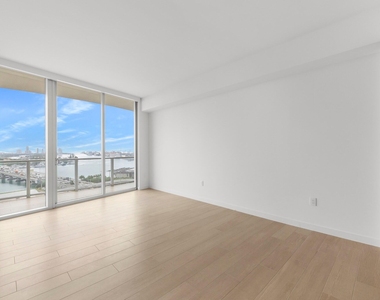 1400 Biscayne Boulevard - Photo Thumbnail 5