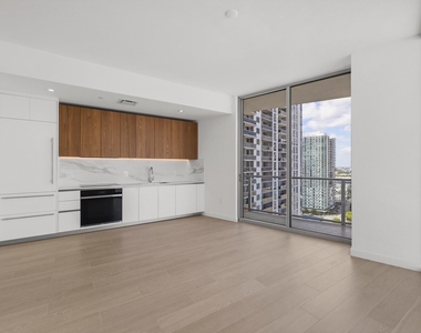 1400 Biscayne Boulevard - Photo Thumbnail 11