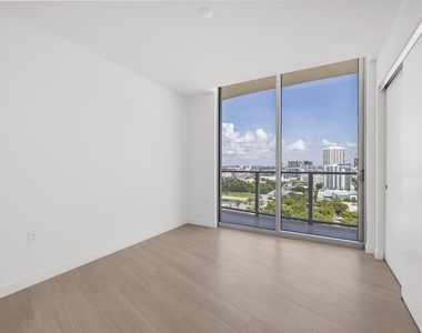 1400 Biscayne Boulevard - Photo Thumbnail 8