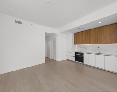 1400 Biscayne Boulevard - Photo Thumbnail 4