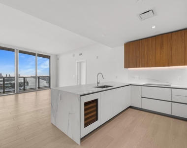1400 Biscayne Boulevard - Photo Thumbnail 5