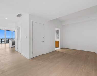 1400 Biscayne Boulevard - Photo Thumbnail 1