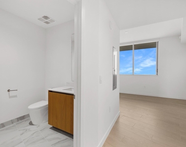 1400 Biscayne Boulevard - Photo Thumbnail 9