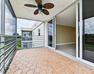 4000 Cypress Grove Way - Photo Thumbnail 2