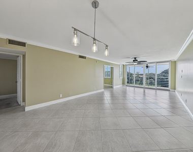 4000 Cypress Grove Way - Photo Thumbnail 20