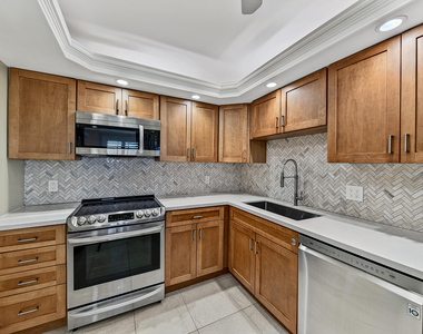 4000 Cypress Grove Way - Photo Thumbnail 15