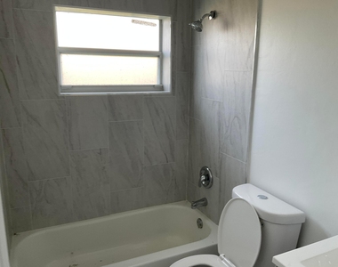 5662 Parke Avenue - Photo Thumbnail 18