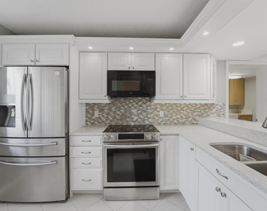 2601 Marina Isle Way - Photo Thumbnail 2