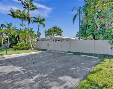 4422 Sea Grape Drive - Photo Thumbnail 5