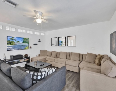 4422 Sea Grape Drive - Photo Thumbnail 13