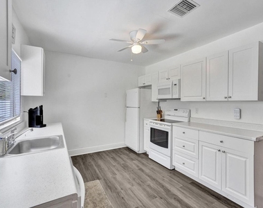 4422 Sea Grape Drive - Photo Thumbnail 18