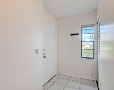 7911 Eastlake Drive - Photo Thumbnail 10