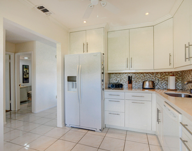 7911 Eastlake Drive - Photo Thumbnail 18