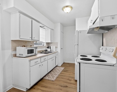 1826 Sherman Street - Photo Thumbnail 8